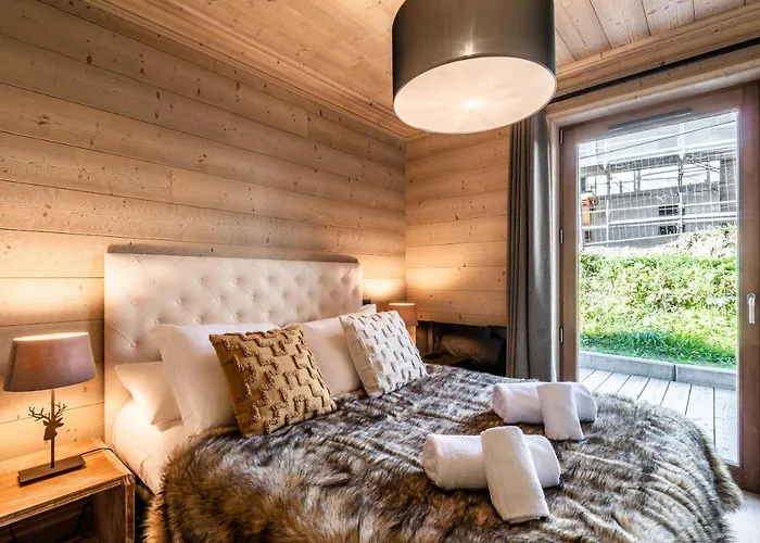 Padouk Moriond - By Emerald * クールシュヴェル